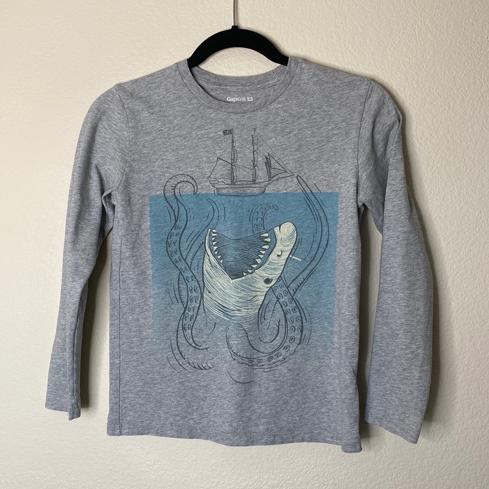 Gap long sleeve kids shirt size 8 eight shark grey VGUC
